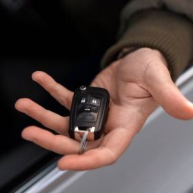 Jak uniknąć wpadek przy zakupie samochodu - Praktyczne porady