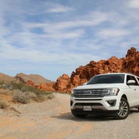 Moto: jak dobrać części i akcesoria, które realnie poprawiają codzienną jazdę